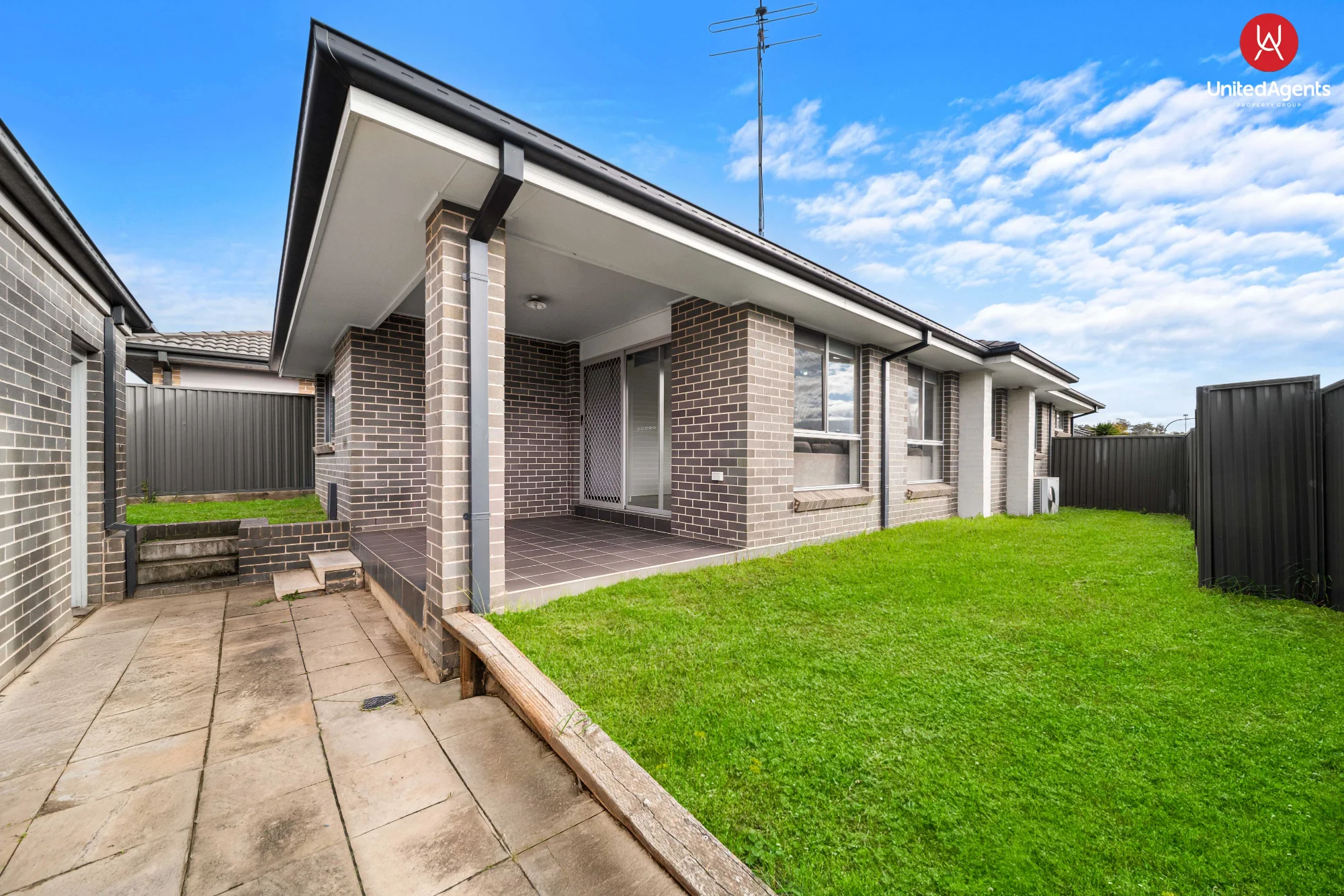 2 Shortbridge Avenue, Middleton Grange, NSW 2171