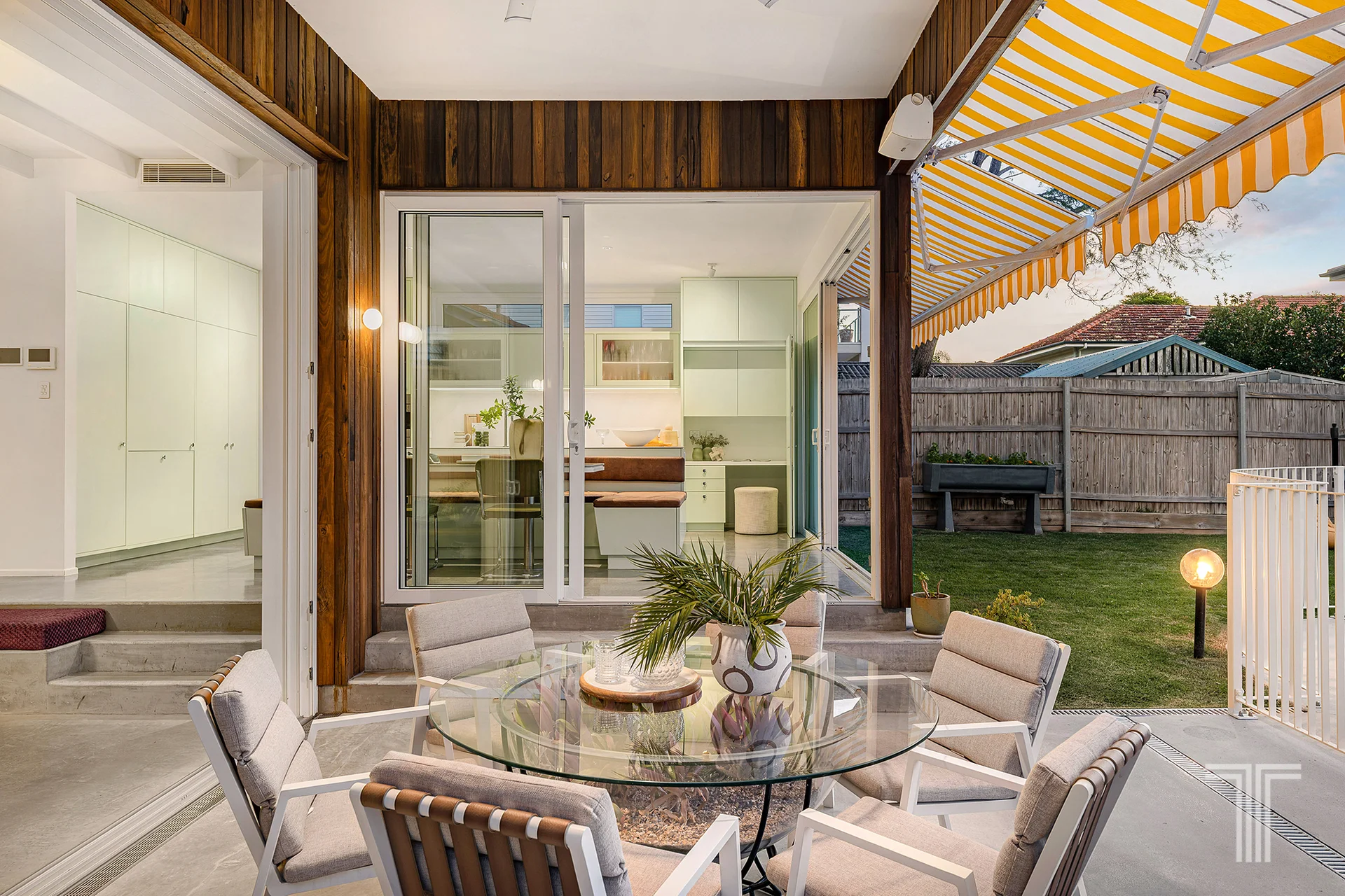 20 Woodhill Avenue, Coorparoo, Qld 4151