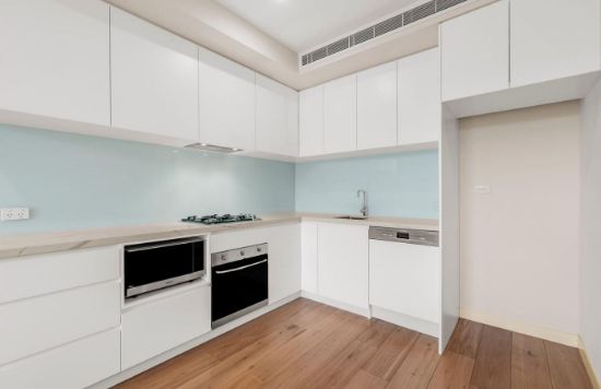 204/7 Red Hill Terrace, Doncaster East, Vic 3109