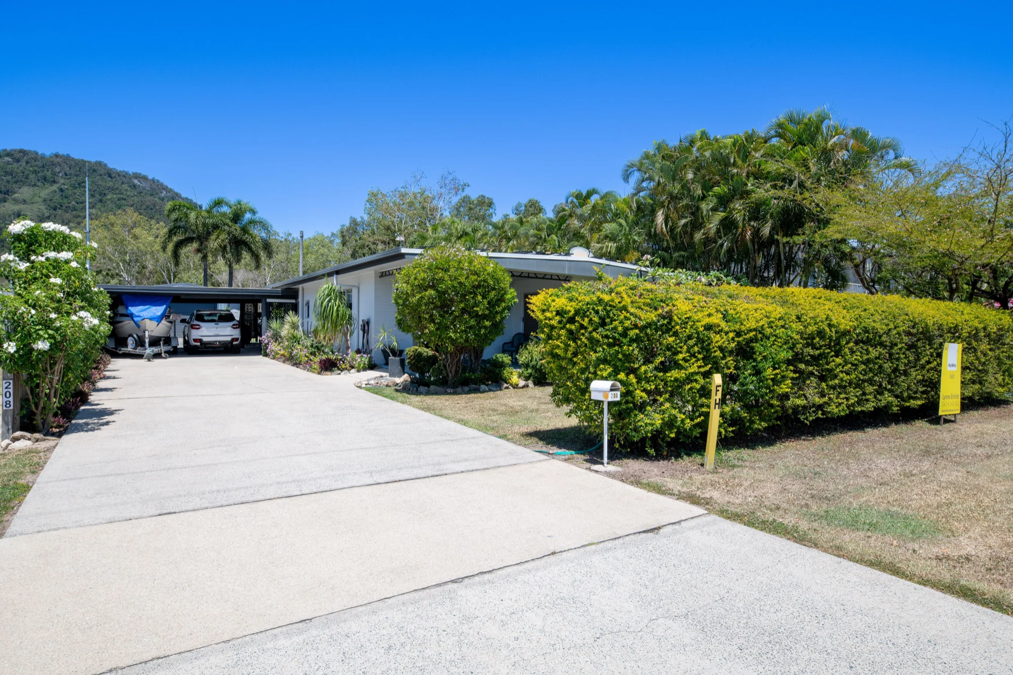 208 Shute Harbour Road, Cannonvale QLD 4802