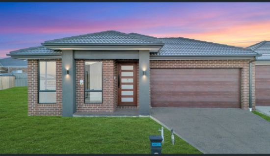21 Ellendale Street, Mickleham, Vic 3064