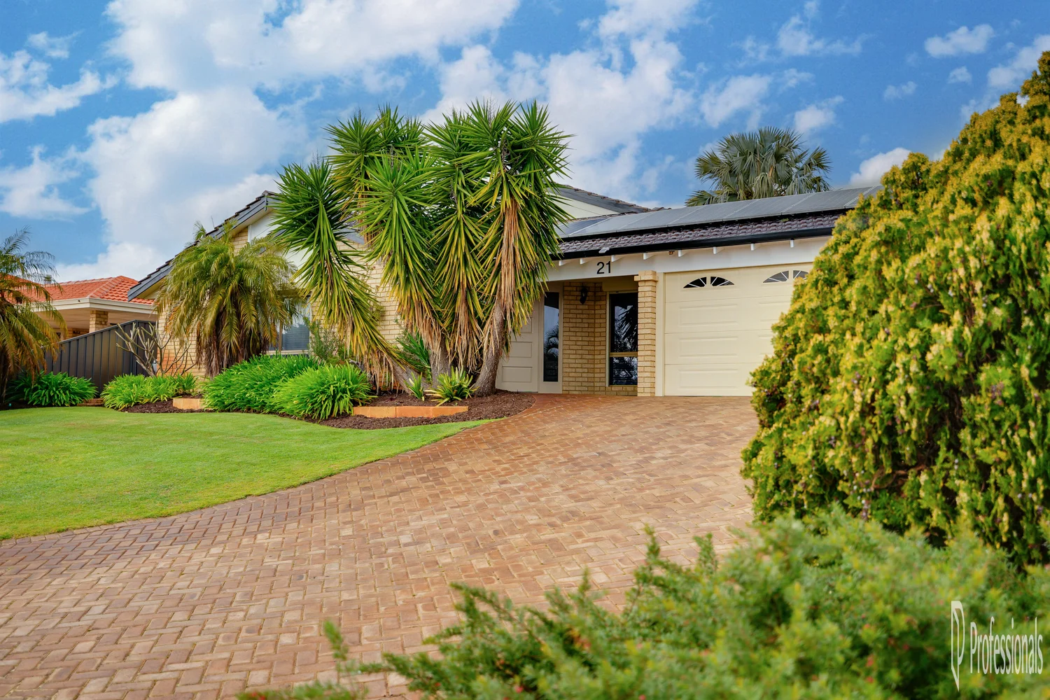 21 Southpointe Crescent, Ballajura, WA 6066