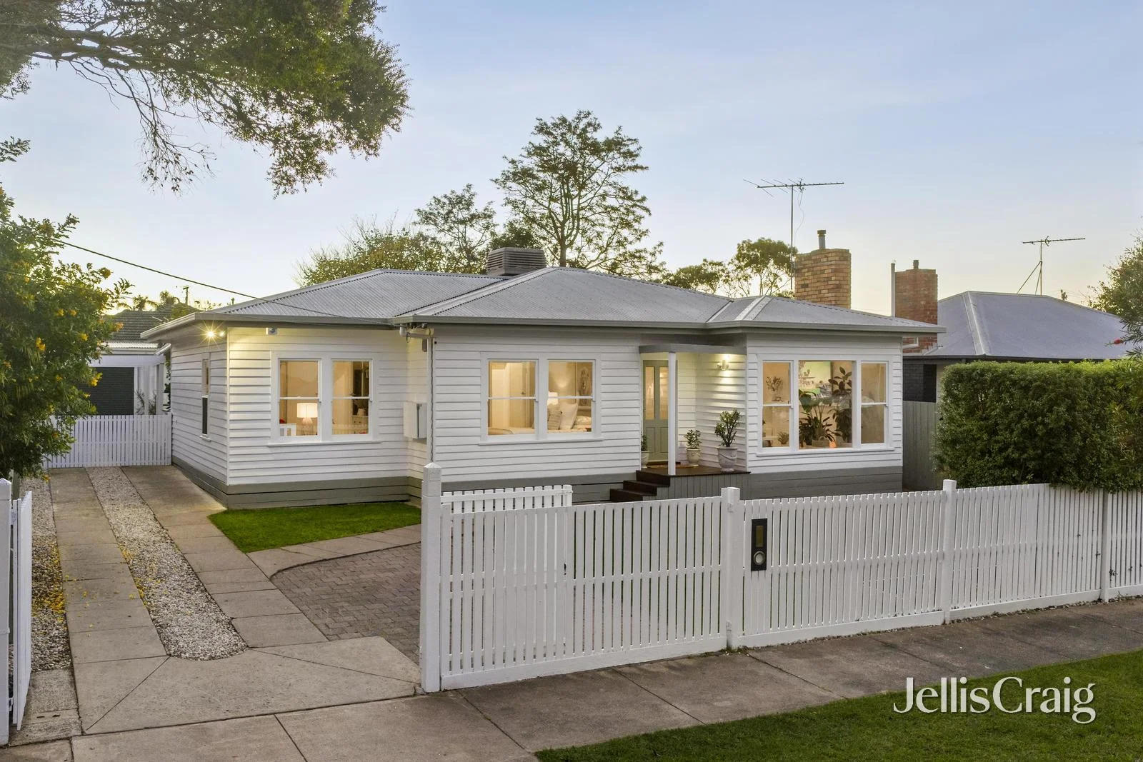22 Hamlyn Avenue, Hamlyn Heights, Vic 3215