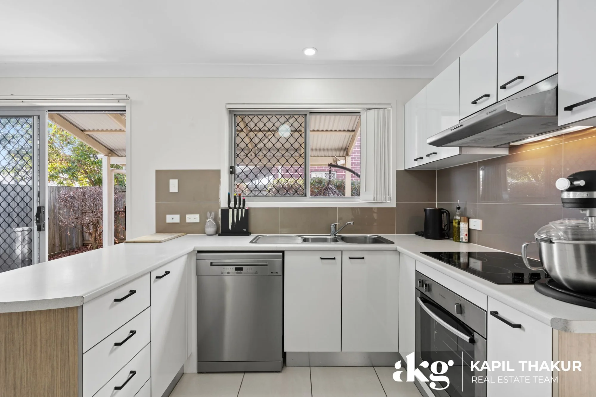 23/6-44 Clearwater Street, Bethania QLD 4205