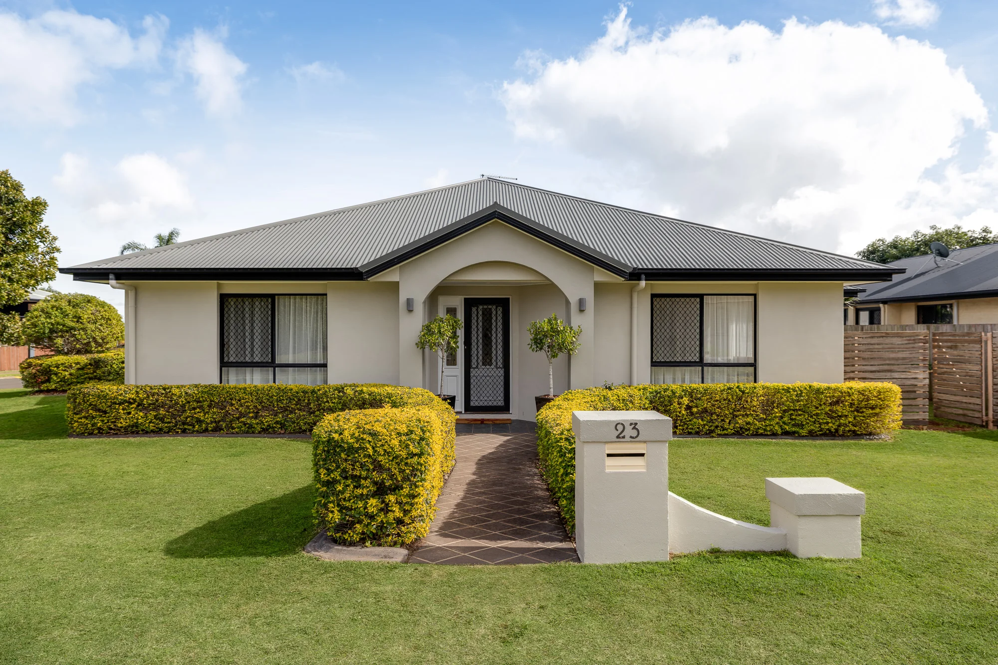23 Banksdale Drive, Middle Ridge, Qld 4350