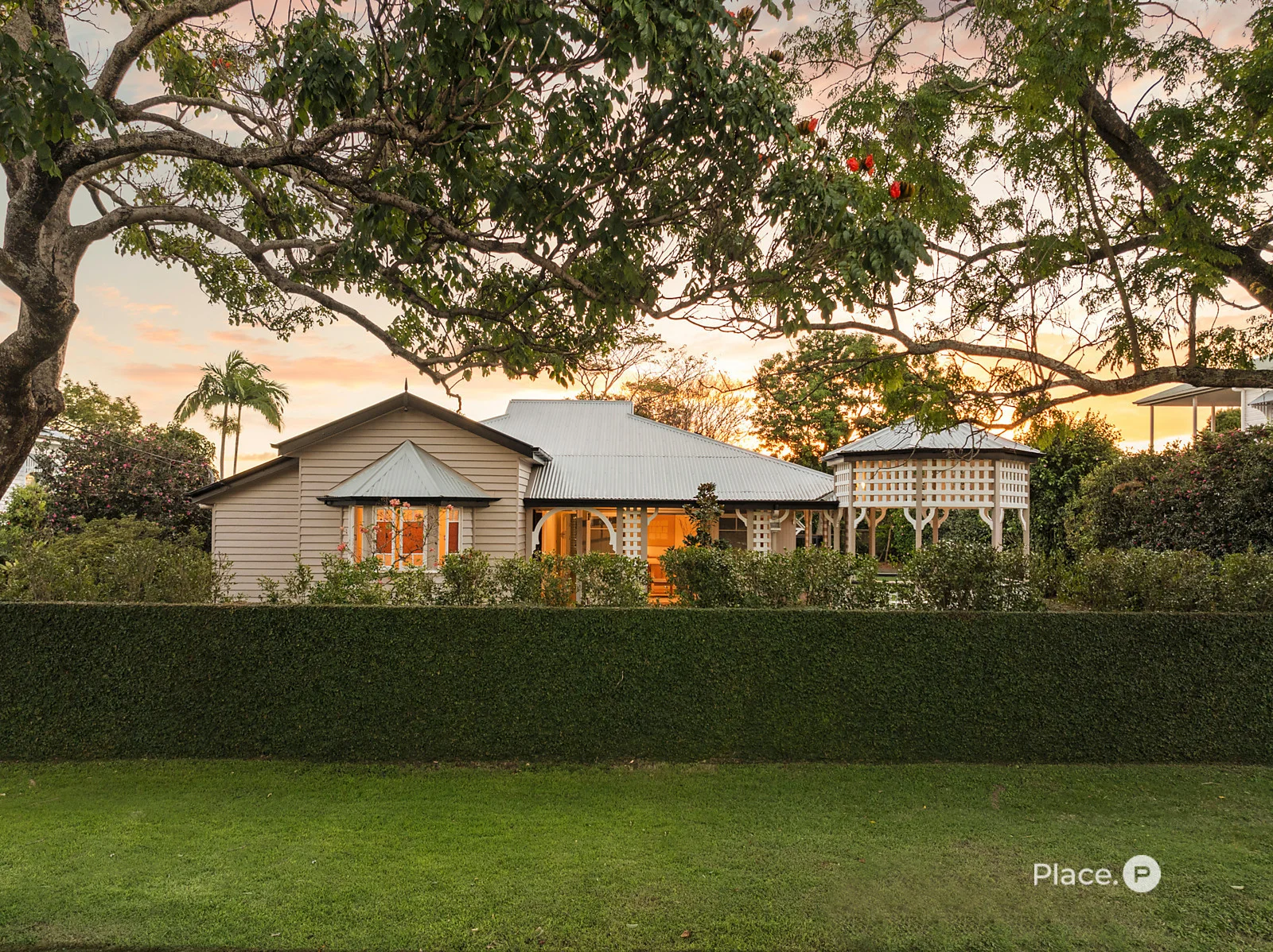 23 Dewar Terrace, Sherwood, Qld 4075