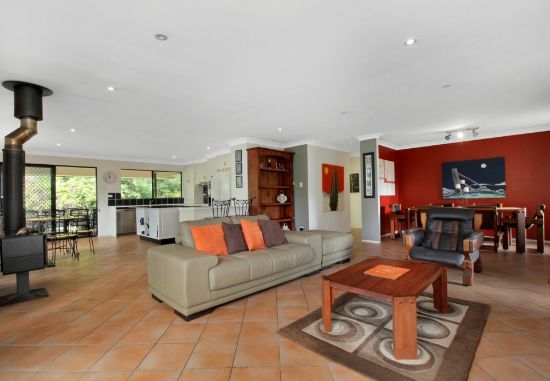 24 - 26 Mango Crescent, Macleay Island, Qld 4184