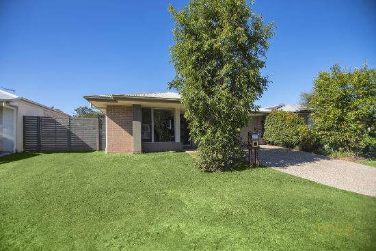 24 Bayside Avenue, Jacobs Well, Qld 4208