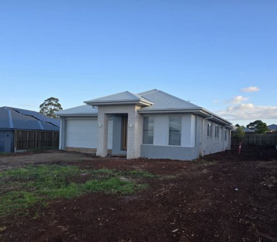 24 Brentwood Street, Highfields, Qld 4352