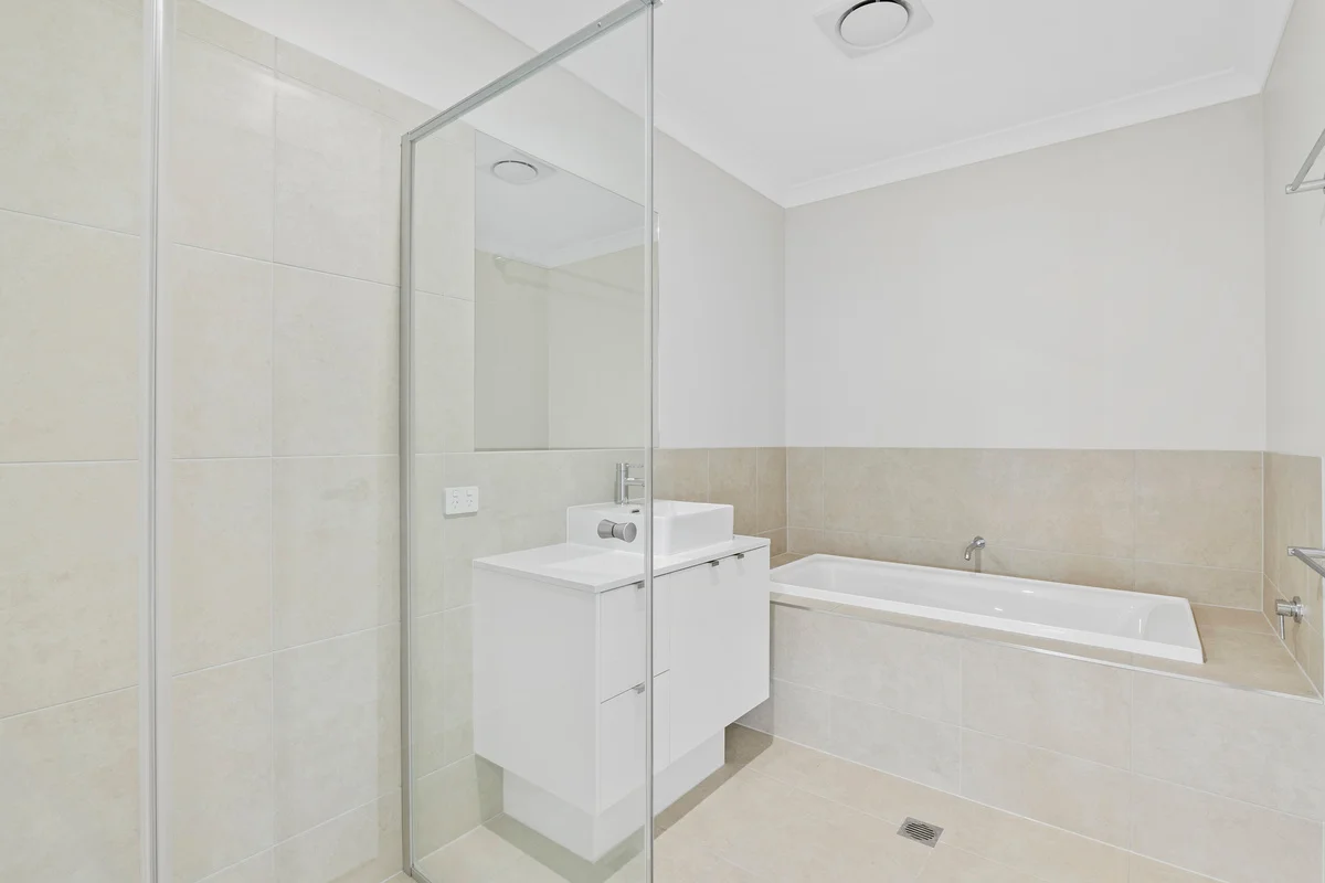 24 Flint Place, White Rock, Qld 4306