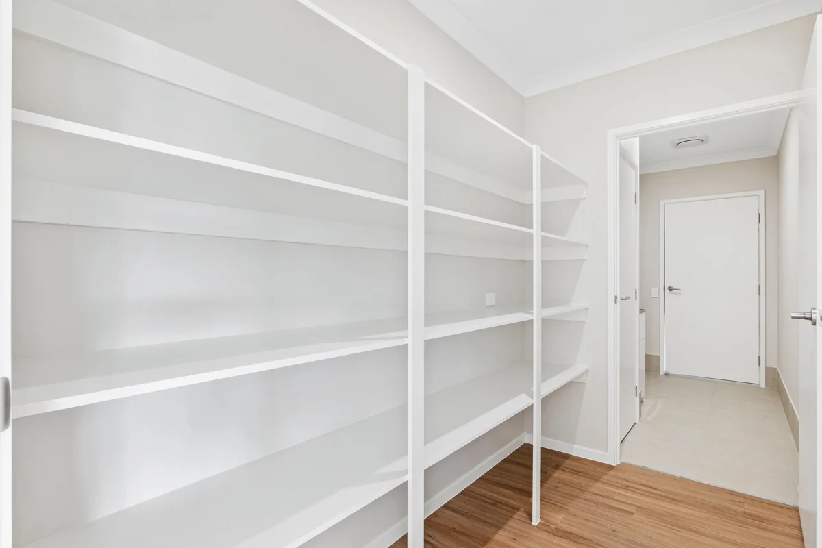 24 Flint Place, White Rock, Qld 4306