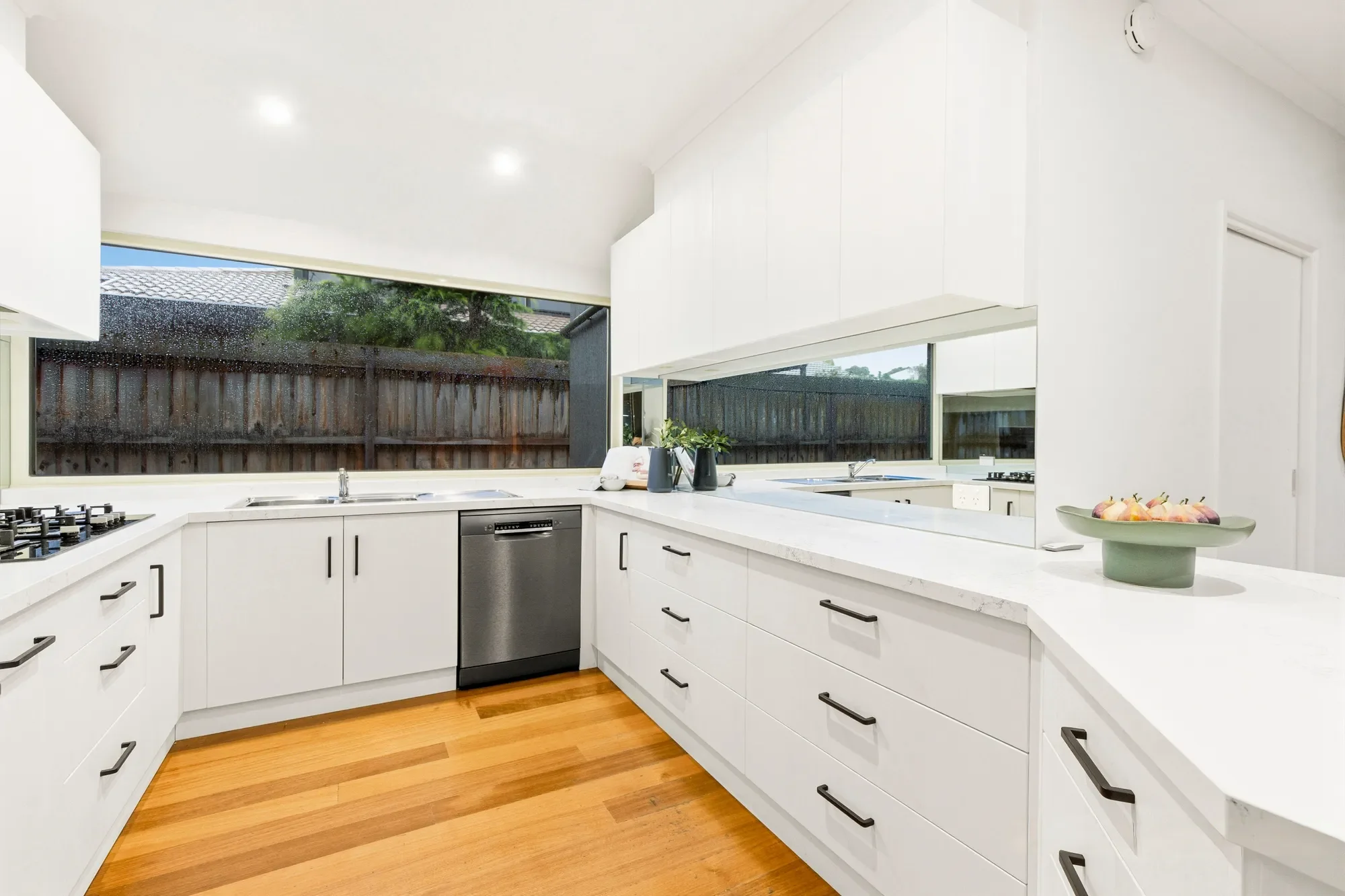 24 Higgins Close, Dingley Village, Vic 3172
