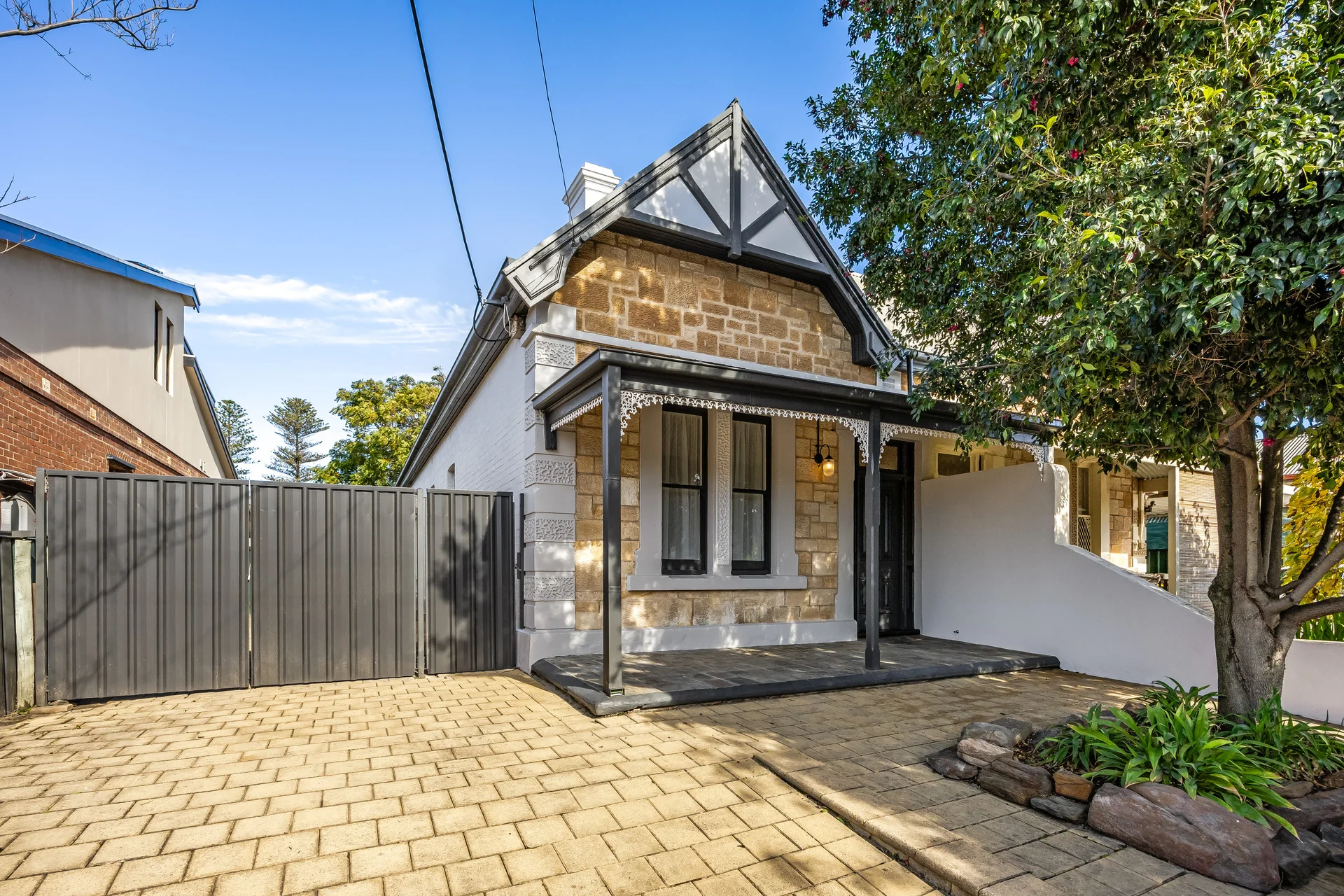 24 Kanowna Road, Largs Bay, SA 5016