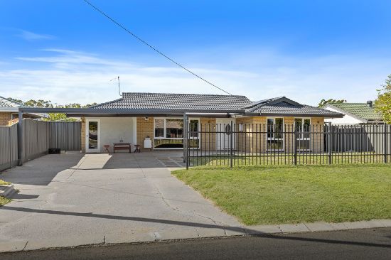 24 Kurrawa Street, Hillman, WA 6168
