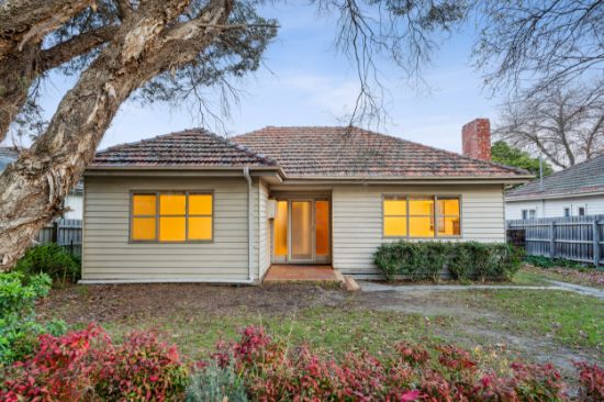 24 Lucknow St, Mitcham, Vic 3132