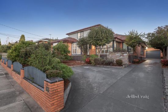 24 Lynden Grove, Mount Waverley, Vic 3149