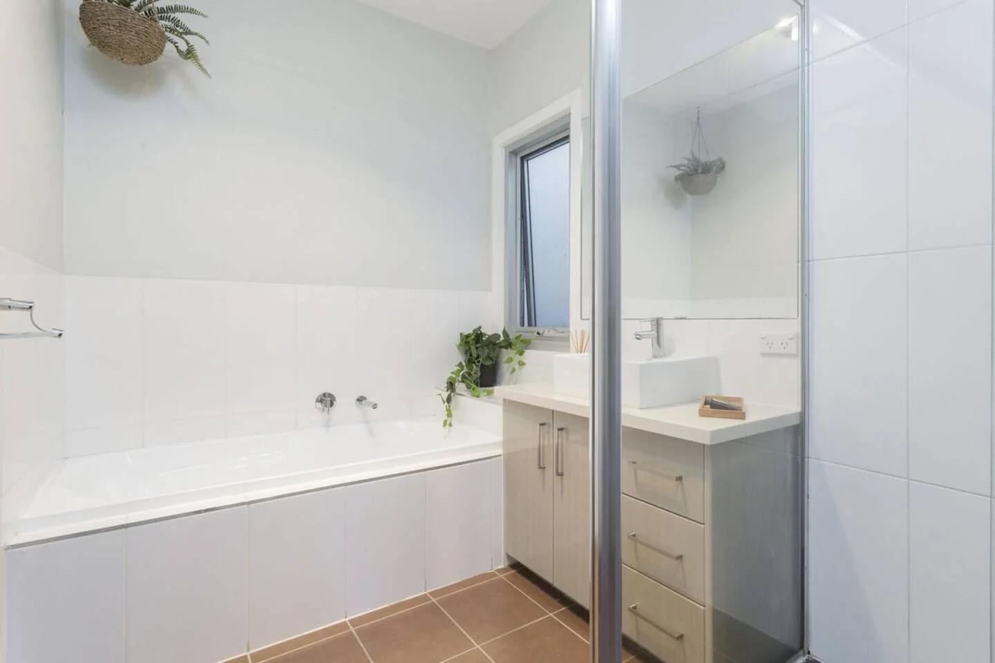 24 Ninth Avenue, Rosebud VIC 3939