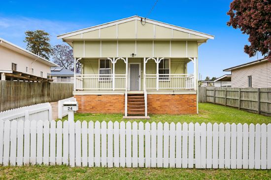 24 Swallow Court, Newtown, Qld 4350