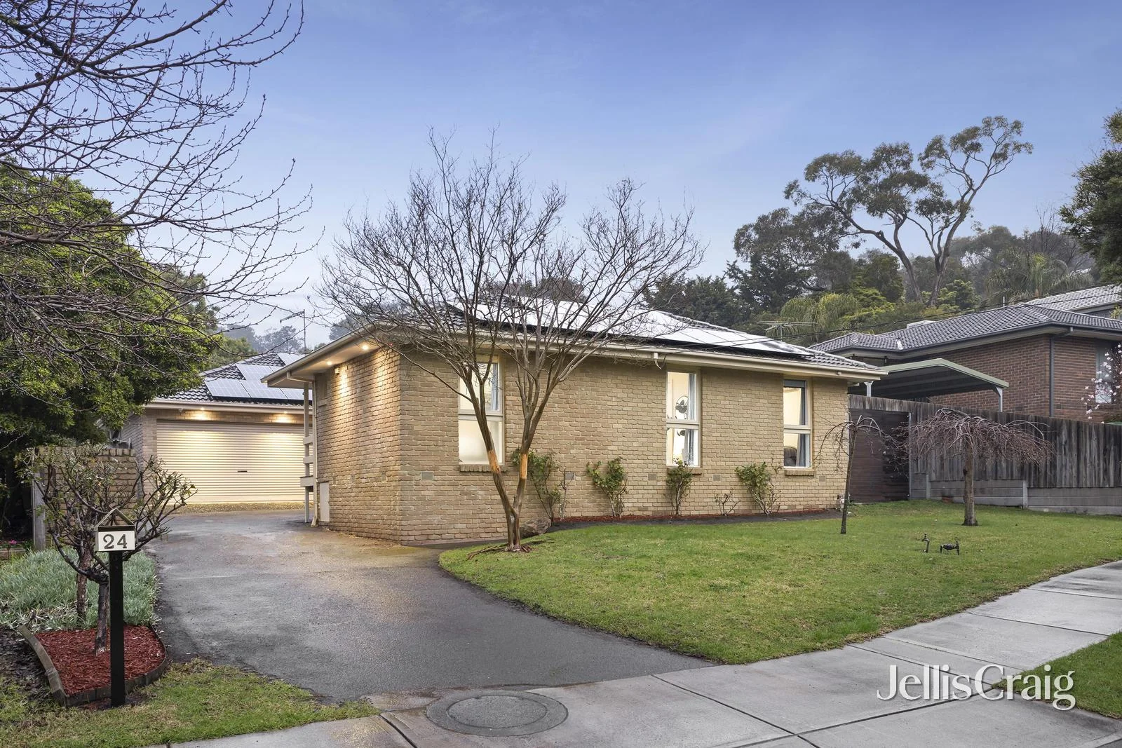 24 Walnut Drive, Kilsyth, Vic 3137