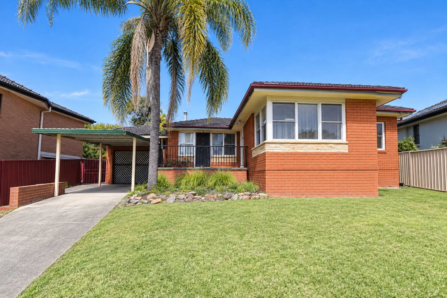 25 Caroline Crescent, Georges Hall, NSW 2198