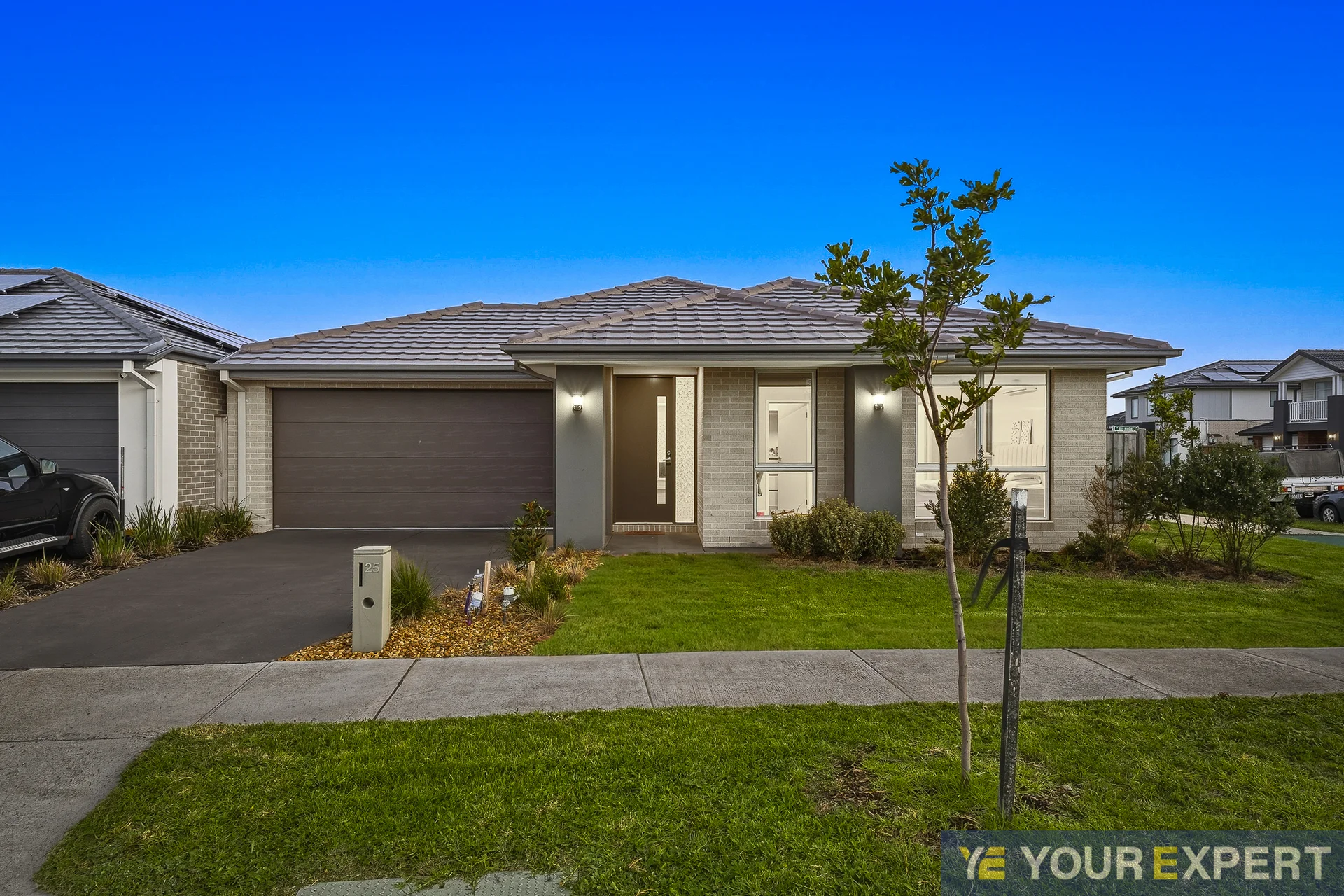 25 Exmoor Crescent, Clyde North, Vic 3978