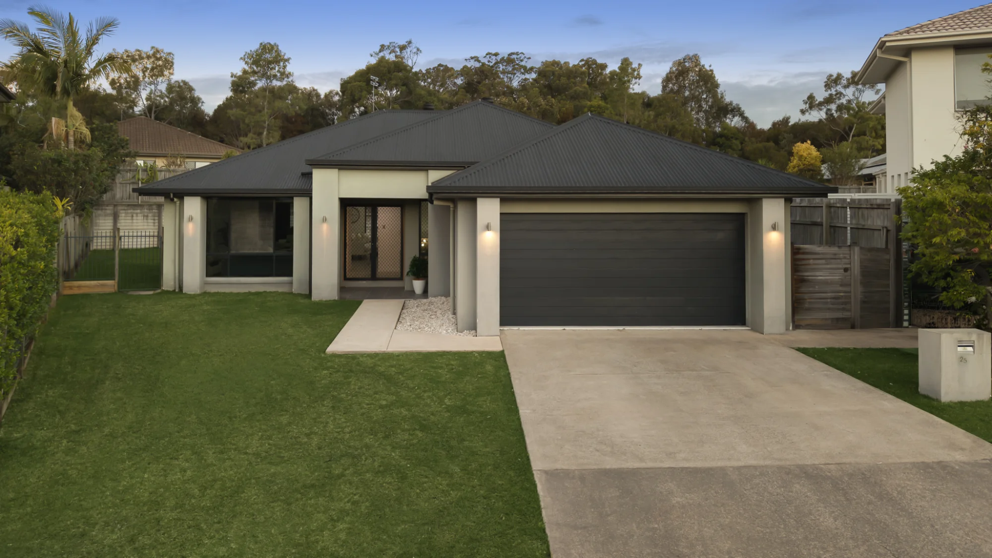 25 Hillview Crescent, Little Mountain, Qld 4551