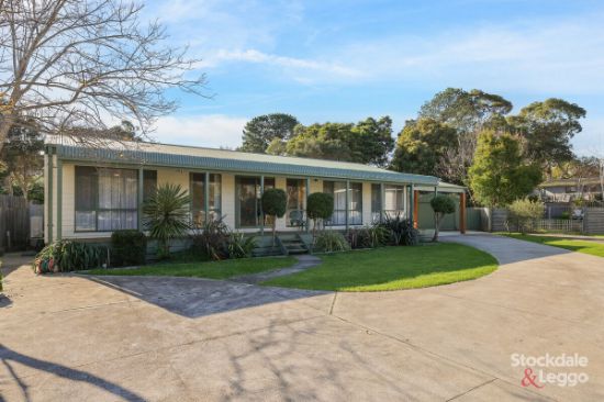 25 Robert Drive, Cowes, Vic 3922