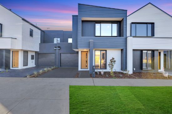 26 Adenmore Circuit, Deanside, Vic 3336