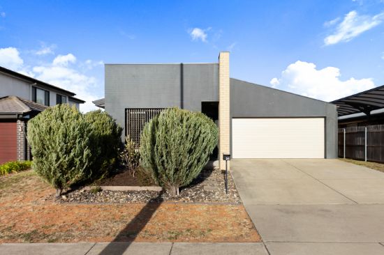 26 Harold White Avenue, Coombs, ACT 2611