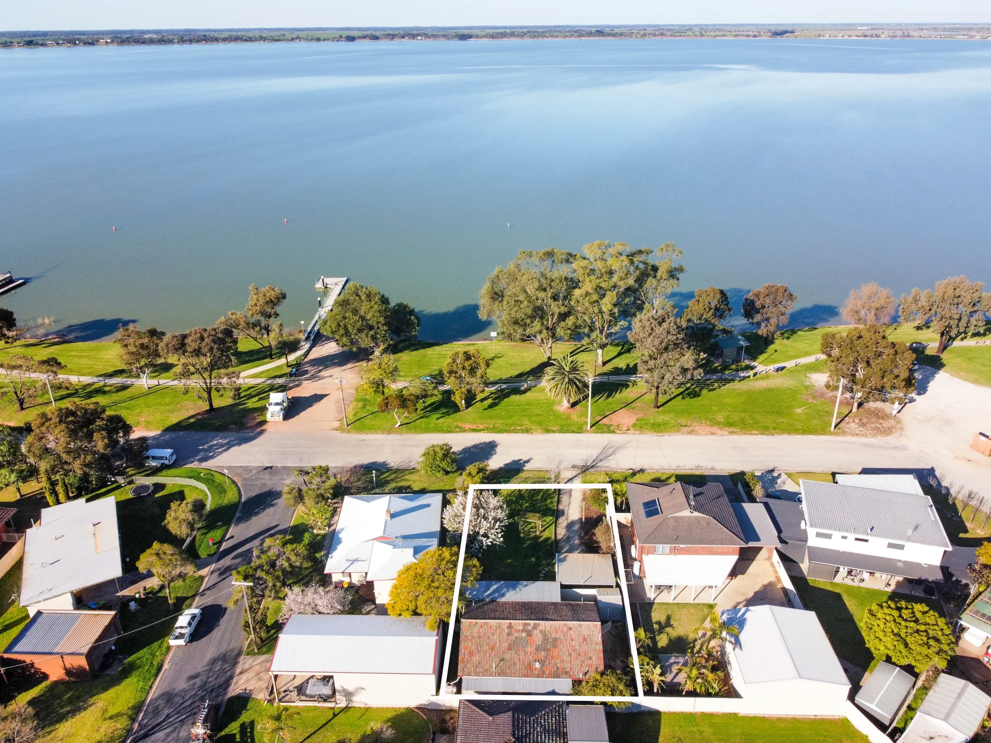 26 Jacaranda Crescent, Lake Boga, Vic 3584