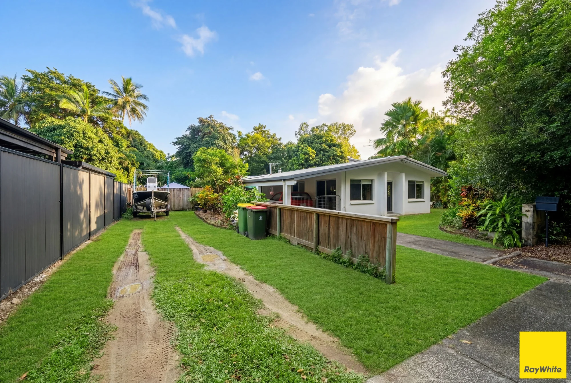 26 Lake Placid Road, Caravonica QLD 4878