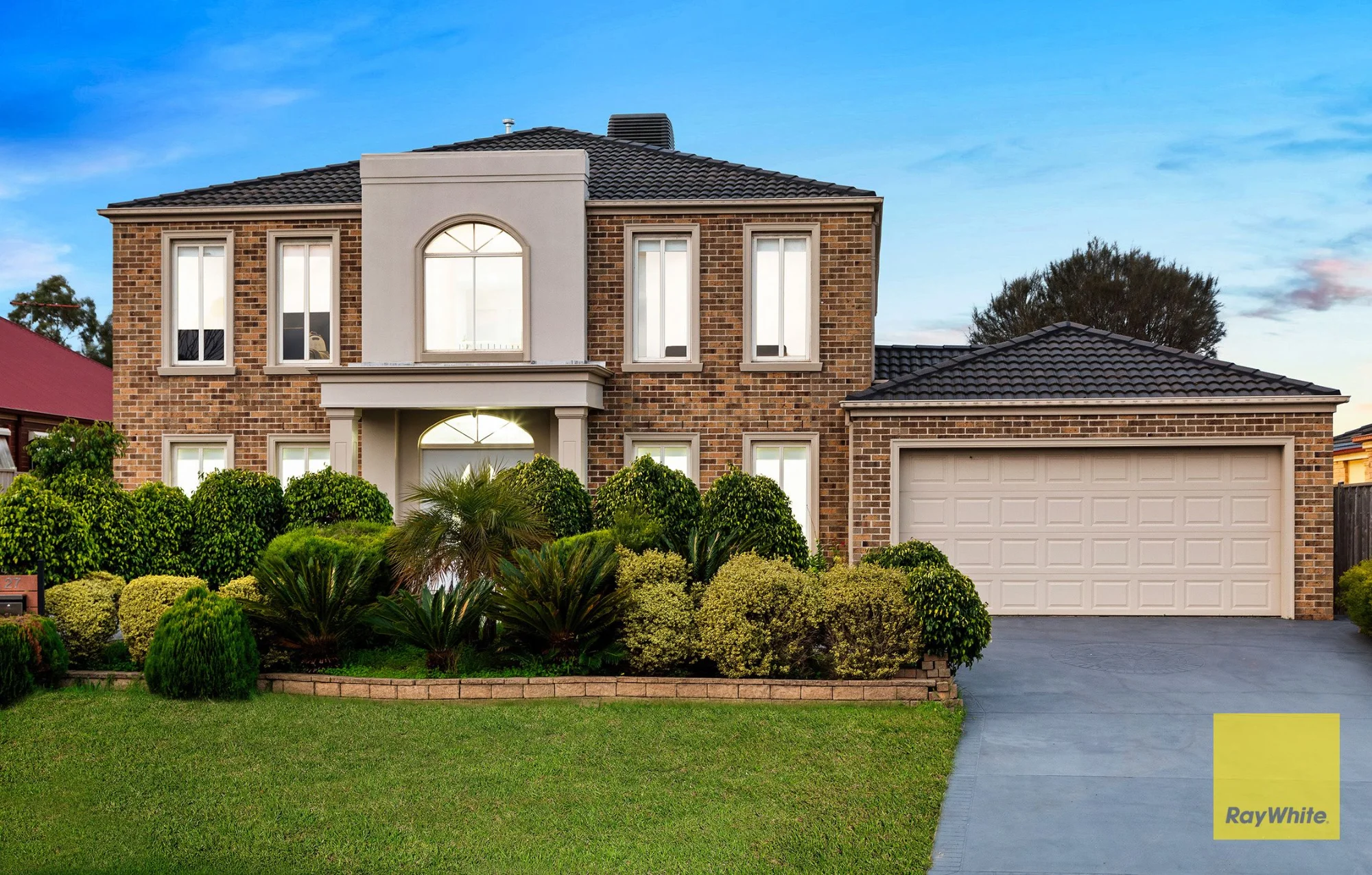 27 Abbington Crescent, Caroline Springs VIC 3023