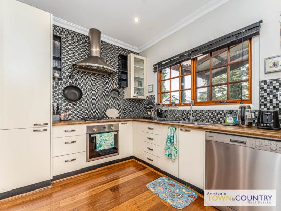 27 Laurence Avenue, Armidale, NSW 2350