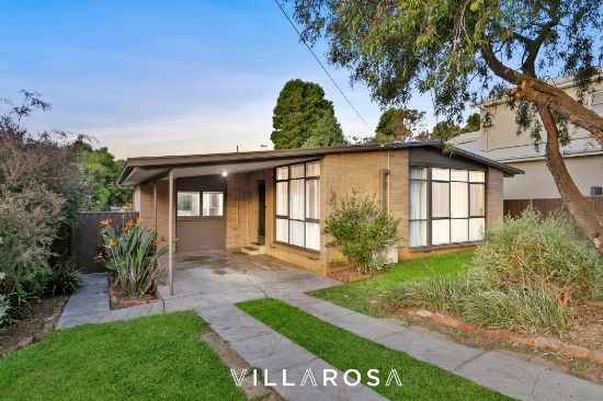 27 Moreton Bay Drive, Highton, Vic 3216