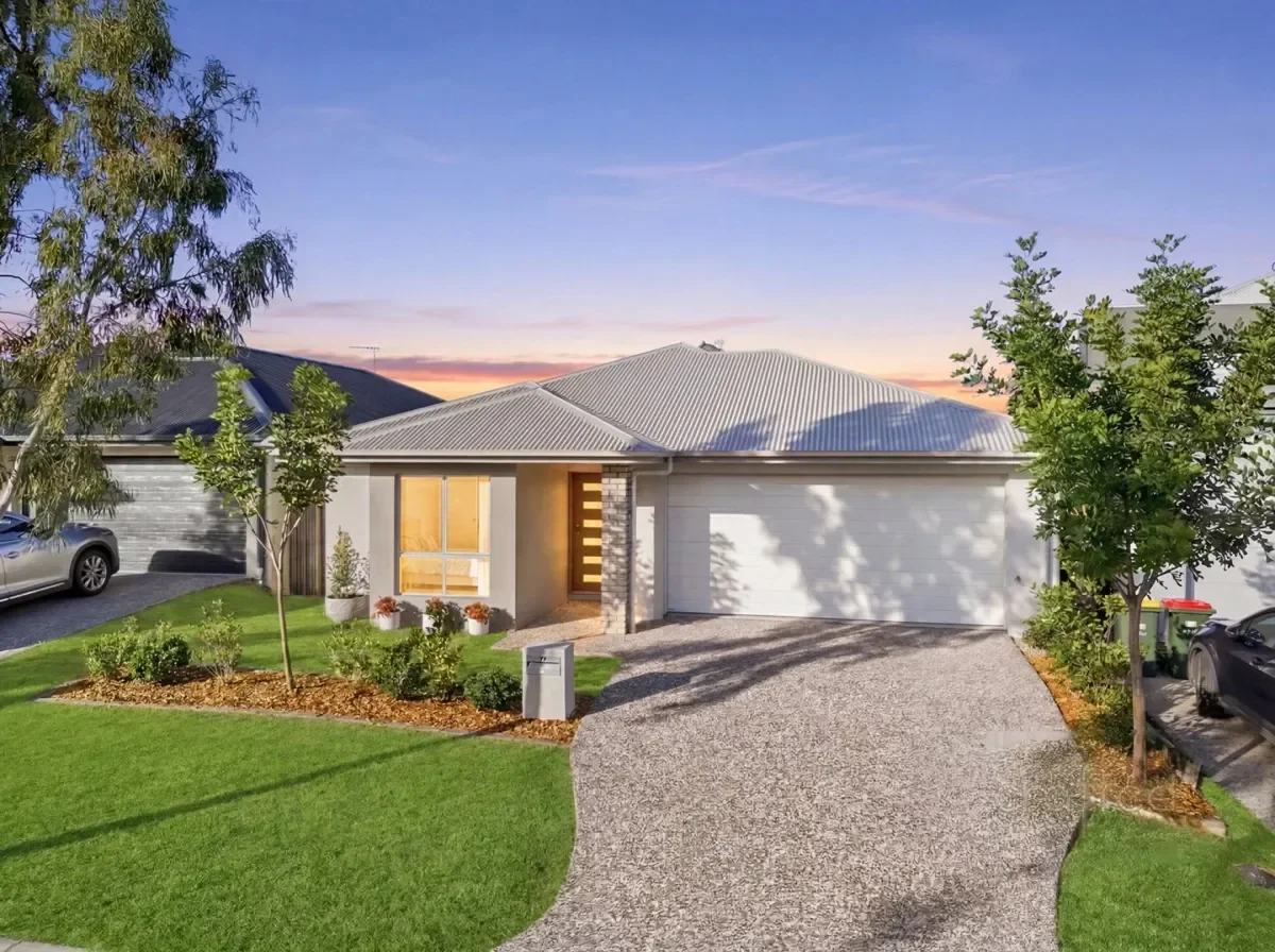 27 Moss Street, Greenbank QLD 4124