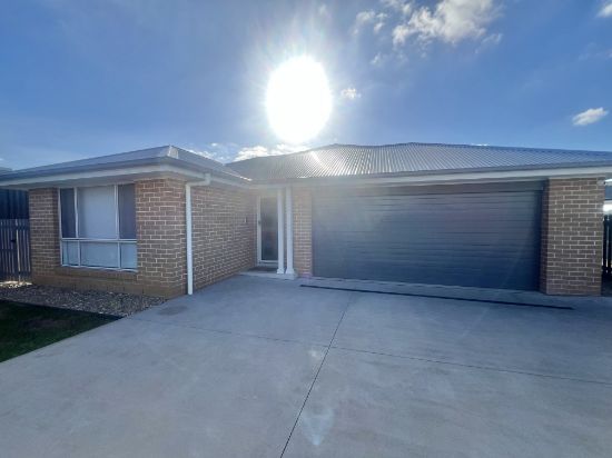 27 Roy Crescent, Thirlmere, NSW 2572