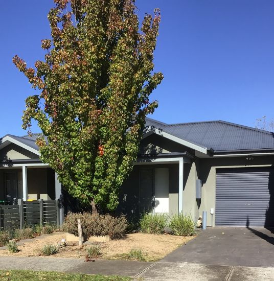 28 HOOD CRESCENT, Sunbury, Vic 3429