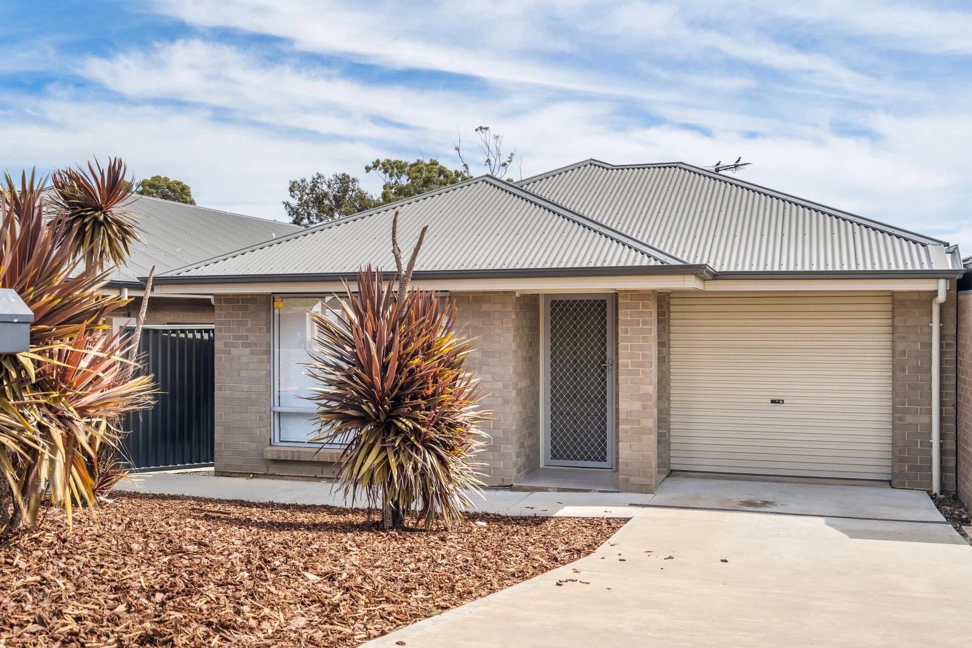 28 Warsaw Crescent, Hackham West, SA 5163