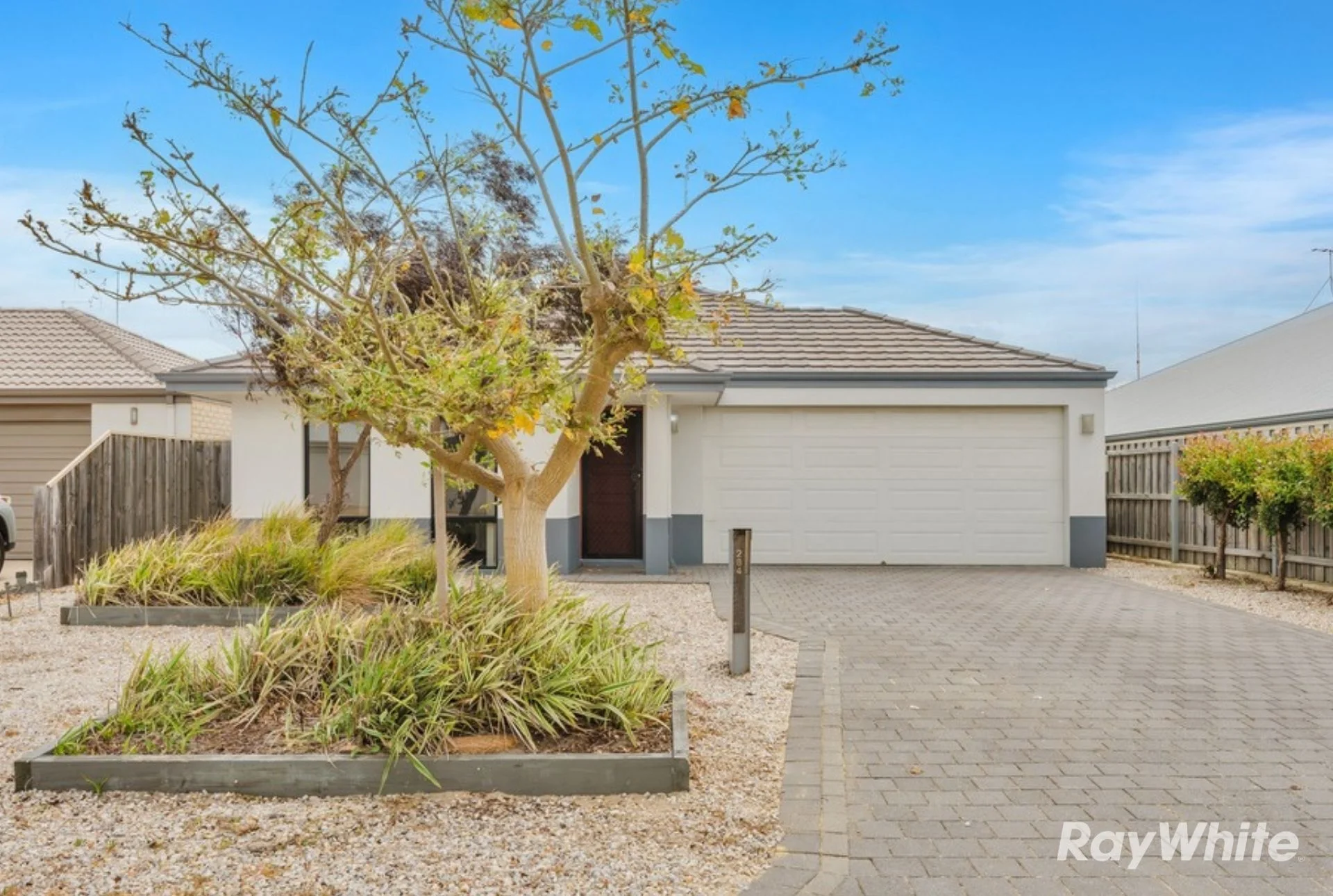 284 Peelwood Parade, Halls Head WA 6210