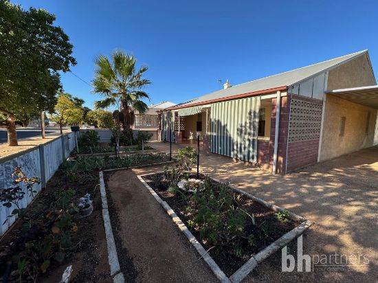 29 Wodonga Avenue, Loxton, SA 5333