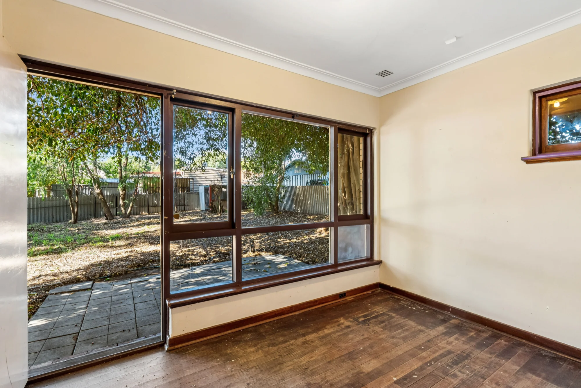 2998 Albany Highway, Mount Nasura, WA 6112