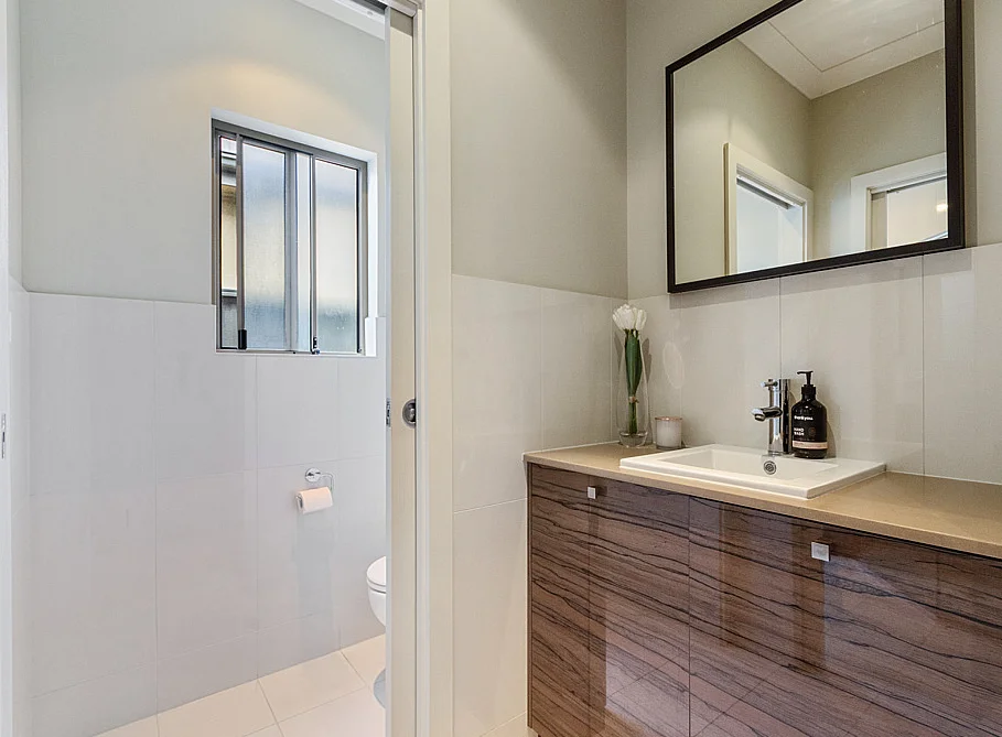 2A Edwards Avenue, Park Holme SA 5043