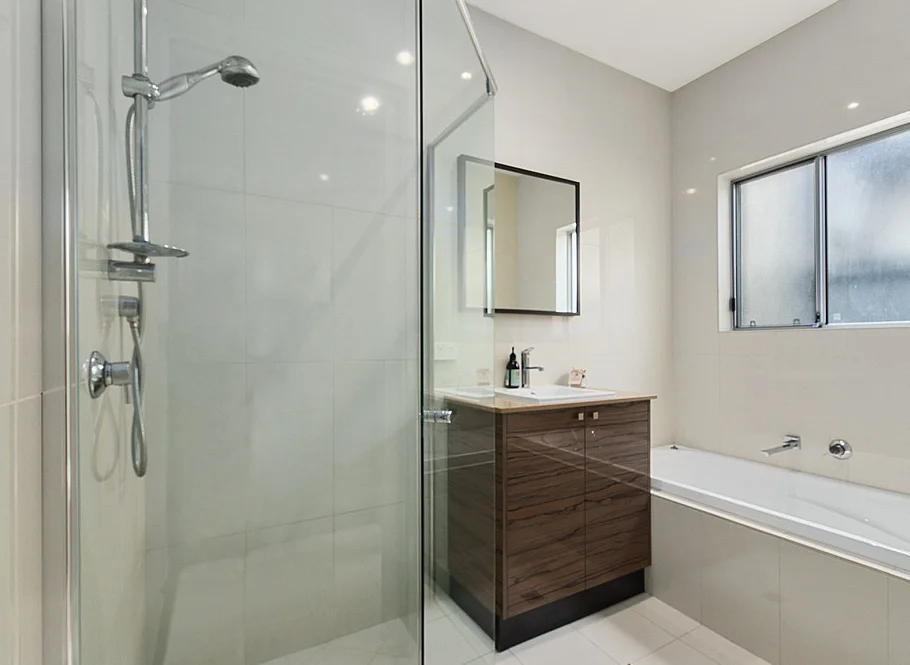 2A Edwards Avenue, Park Holme SA 5043