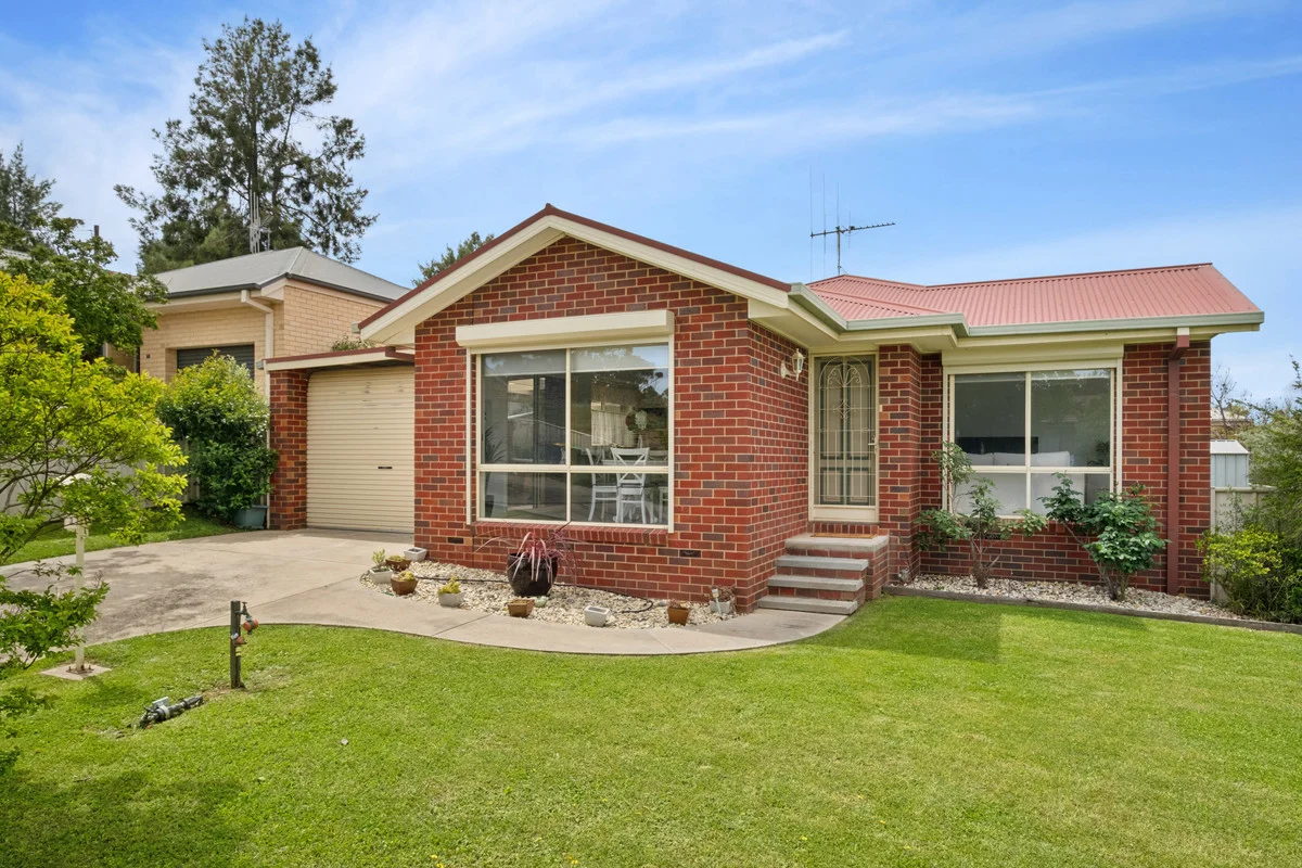 3 Becker Close, Golden Square, Vic 3555