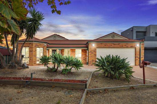 3 Hanson Court, Taylors Lakes, Vic 3038