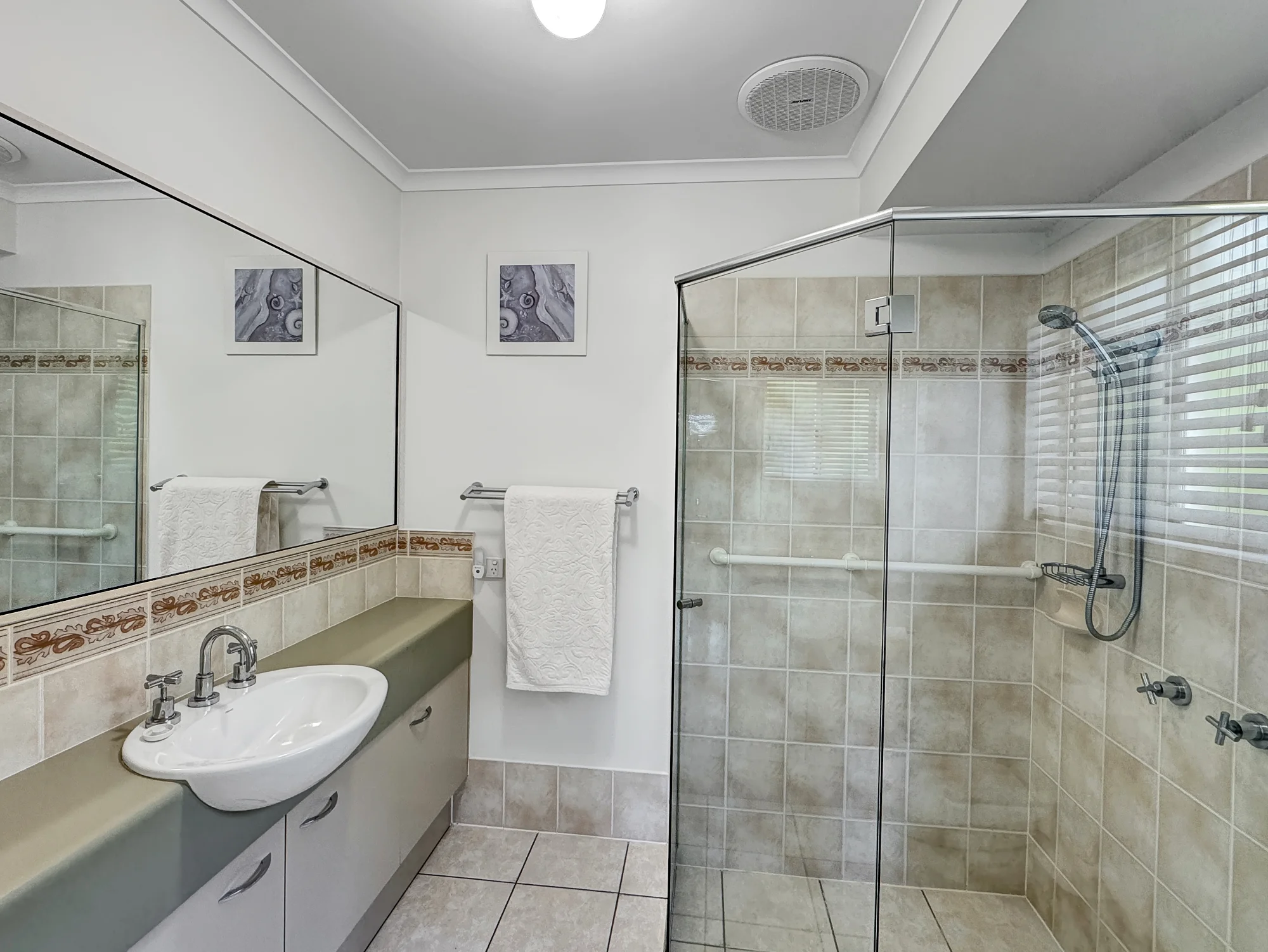 3 Mountain Close, Mountain Creek, Qld 4557