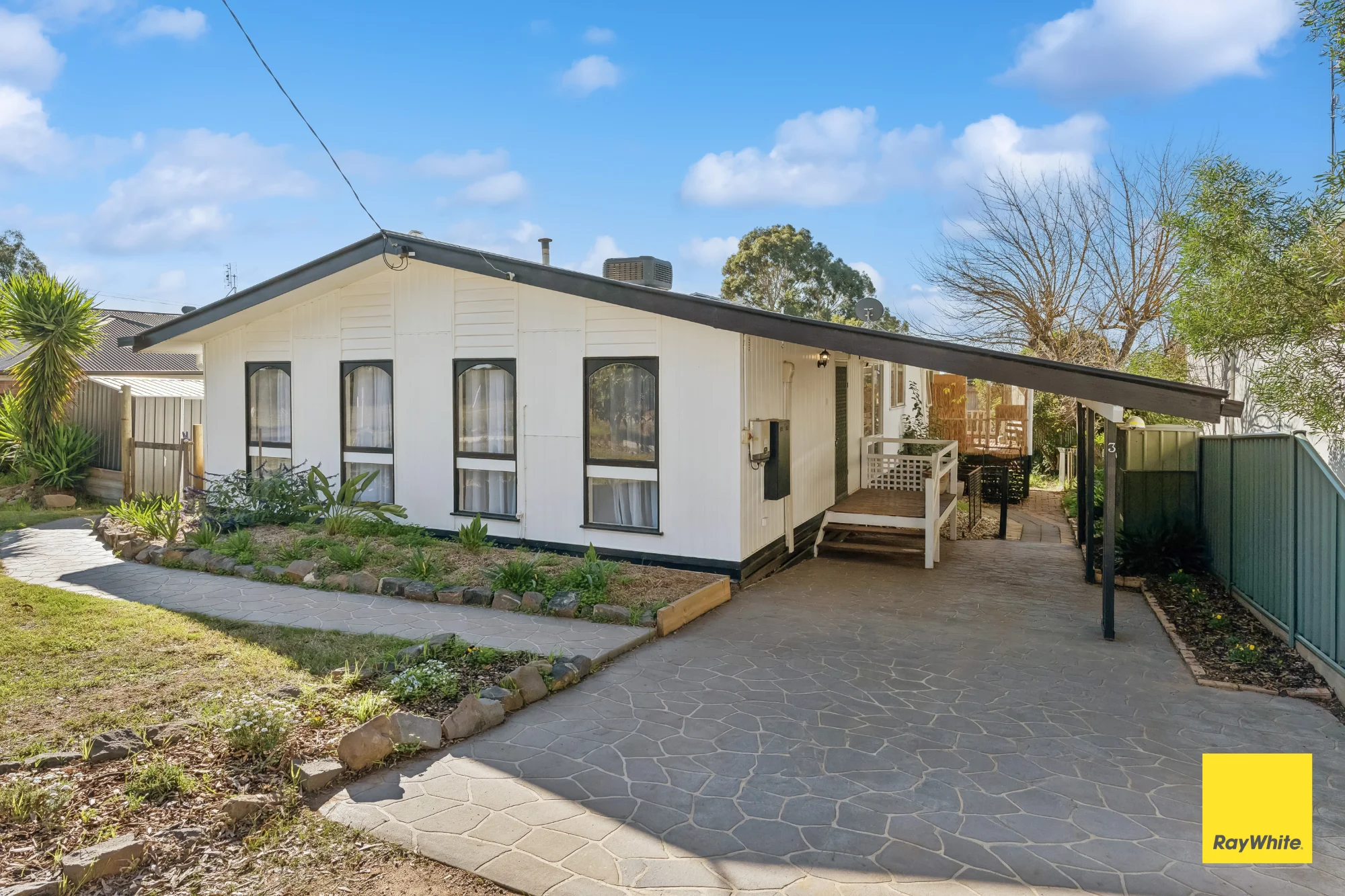 3 Ross Street, White Hills, Vic 3550