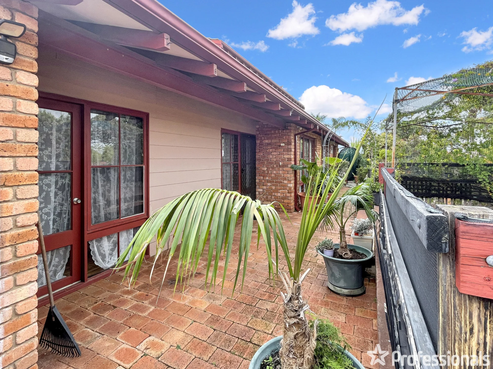 3 Rustic Close, Ballajura, WA 6066