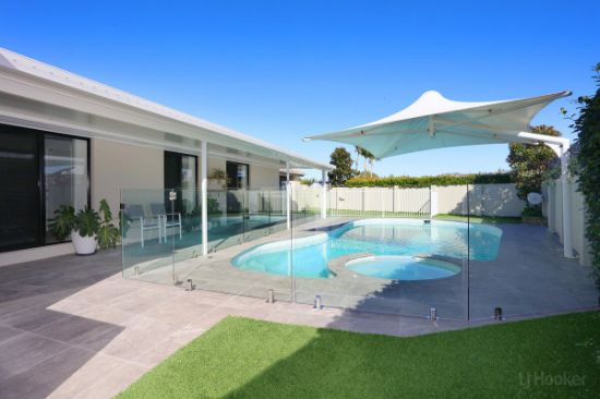 3 Seabreeze Street, Paradise Point, Qld 4216