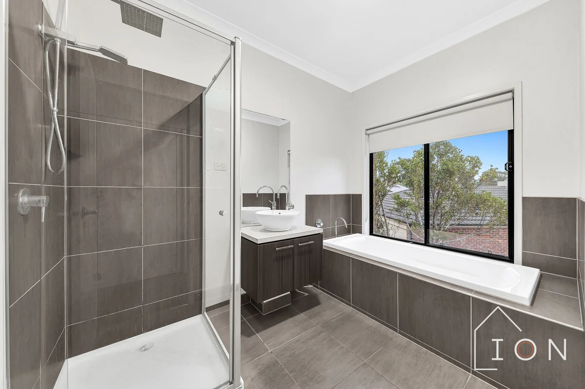 30 Aisbett Close, Lynbrook, Vic 3975